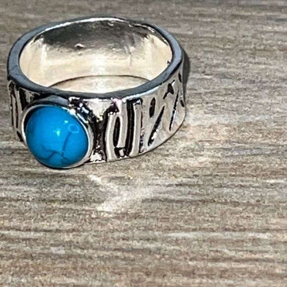 Turquoise On Etched Band Stamped 925 Silver Ring Size 8.25 - Picture 3 of 6